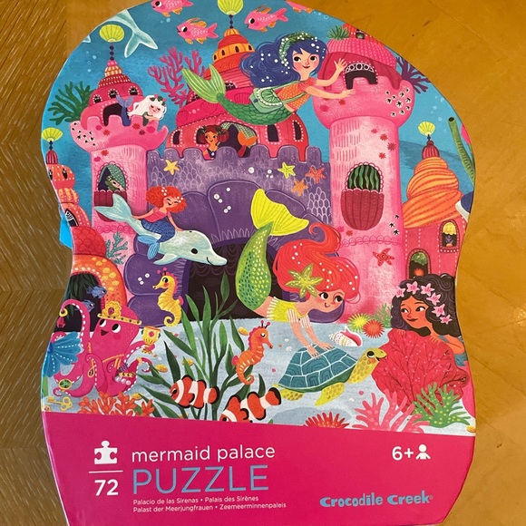 Mermaid Palace Puzzle - 72 Pieces - Picture 1 of 3